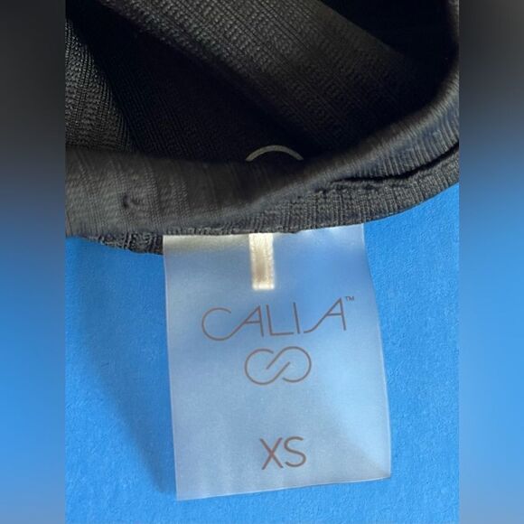 Women’s XS Black ribbed razorback tank top. - Picture 3 of 3